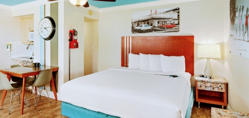 room-img