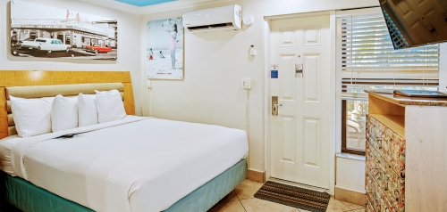 room-img