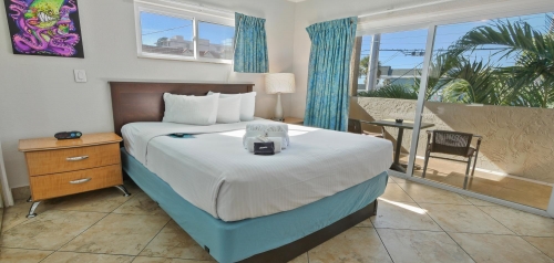 room-img